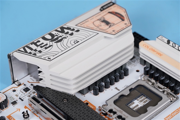 主板也能这么萌？七彩虹COLORFIRE B760M-MEOW WIFI D5主板图赏