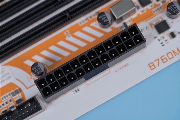 主板也能这么萌？七彩虹COLORFIRE B760M-MEOW WIFI D5主板图赏