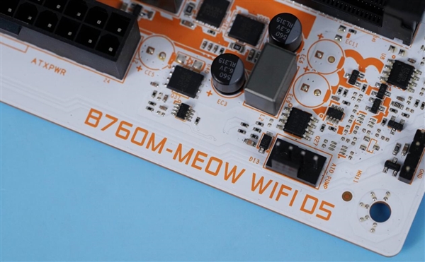 主板也能这么萌？七彩虹COLORFIRE B760M-MEOW WIFI D5主板图赏