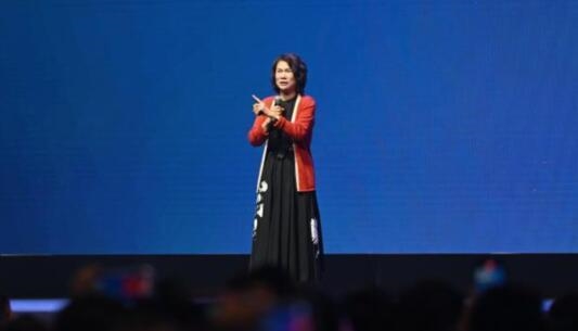 董明珠回应格力落榜世界500强：让企业成为百年企业才是最终