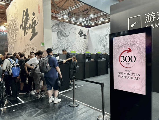 科隆游戏展上 老外为《黑神话:悟空》排起了长队
