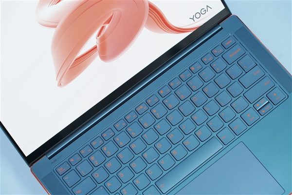 AMD定制R7 7840S加持！联想YOGA Air 14s图赏