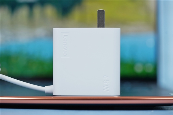 AMD定制R7 7840S加持！联想YOGA Air 14s图赏