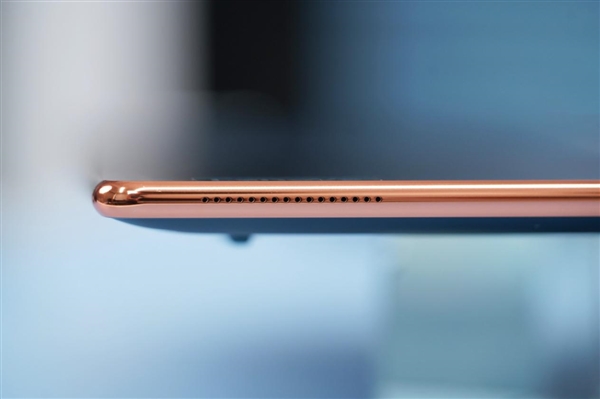 AMD定制R7 7840S加持！联想YOGA Air 14s图赏