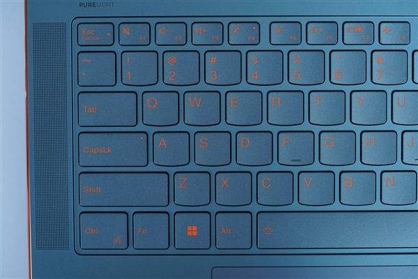 AMD定制R7 7840S加持！联想YOGA Air 14s图赏