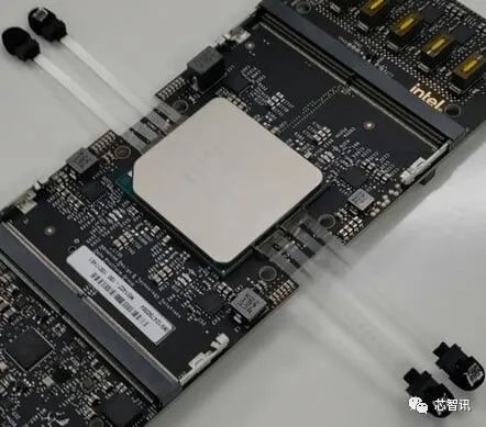 Intel打造了一个8核心528线程的怪物:可以131072颗互连