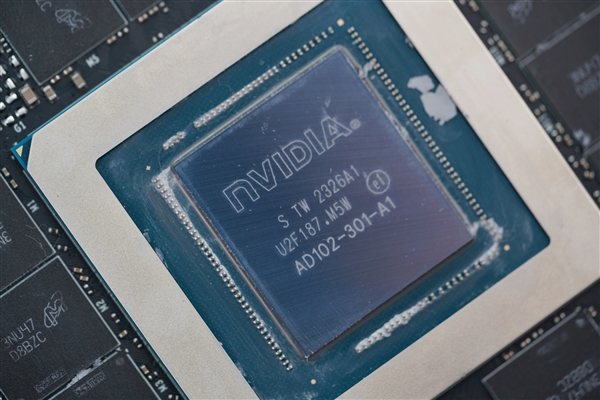 首款一体水冷！影驰RTX 4090金属大师AIO OC显卡图赏