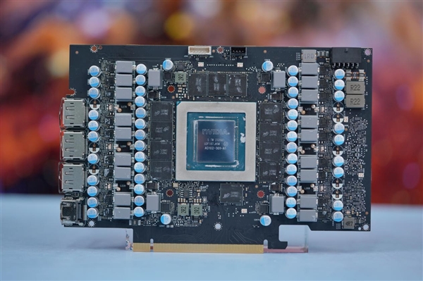 首款一体水冷！影驰RTX 4090金属大师AIO OC显卡图赏