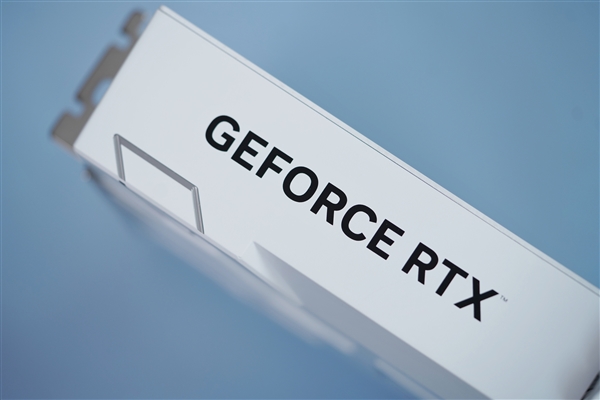 首款一体水冷！影驰RTX 4090金属大师AIO OC显卡图赏