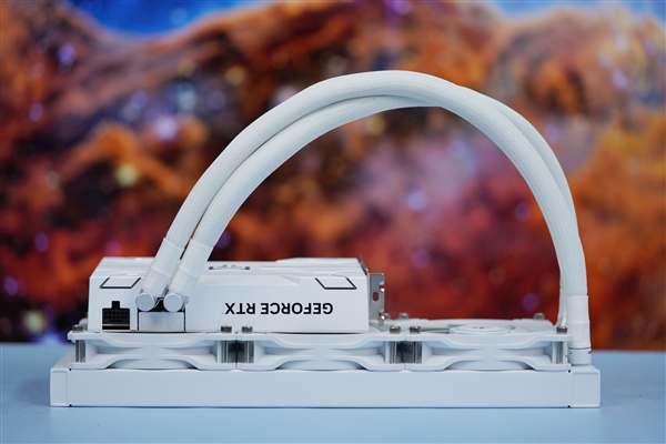 首款一体水冷！影驰RTX 4090金属大师AIO OC显卡图赏