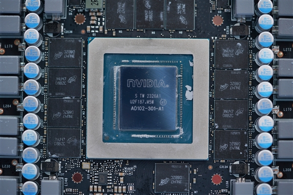 首款一体水冷！影驰RTX 4090金属大师AIO OC显卡图赏