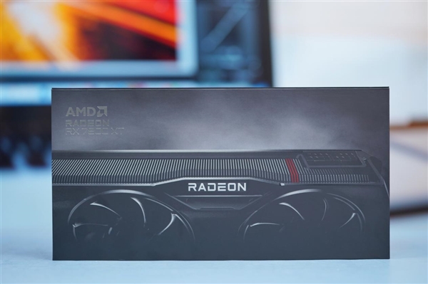 比RTX 4070更强更便宜！AMD RX 7800 XT公版图赏