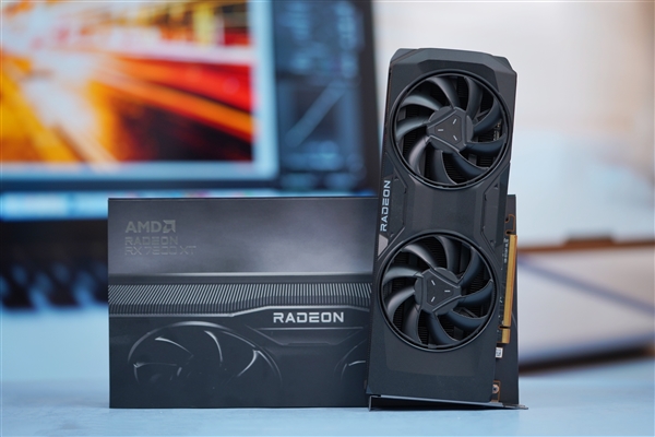 比RTX 4070更强更便宜！AMD RX 7800 XT公版图赏