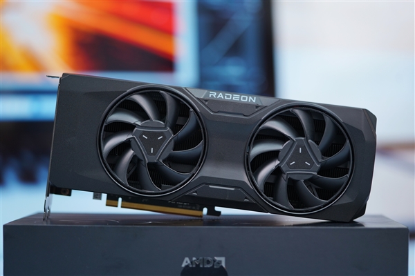 比RTX 4070更强更便宜！AMD RX 7800 XT公版图赏