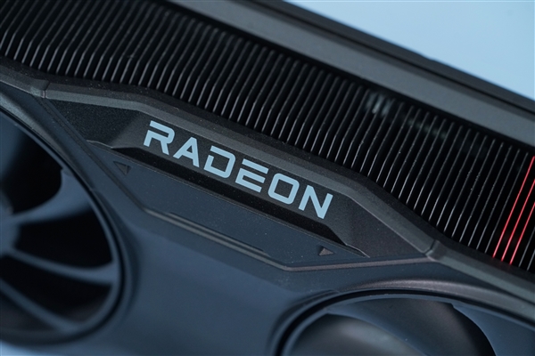 比RTX 4070更强更便宜！AMD RX 7800 XT公版图赏
