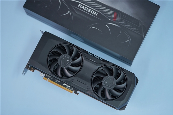 比RTX 4070更强更便宜！AMD RX 7800 XT公版图赏