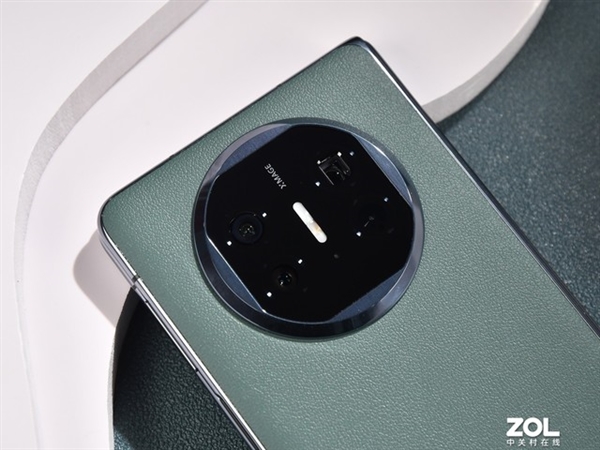 折叠屏机皇强势回归！华为Mate X5抢先上手