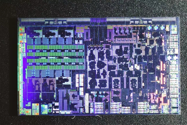 AMD Zen4+Zen4c大小核第一次露出真面目！瘦身35％