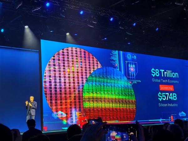 Intel AI软硬秀肌肉:酷睿Ultra发布时间官宣!明年更有288核心