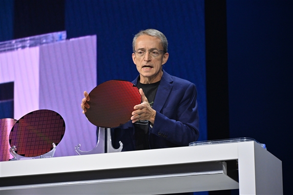 Intel AI软硬秀肌肉:酷睿Ultra发布时间官宣!明年更有288核心