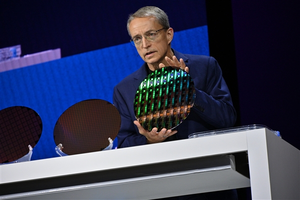 Intel AI软硬秀肌肉:酷睿Ultra发布时间官宣!明年更有288核心