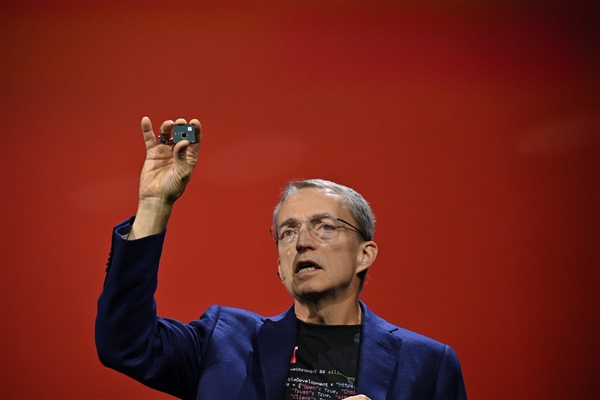 Intel AI软硬秀肌肉:酷睿Ultra发布时间官宣!明年更有288核心