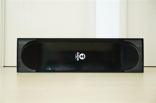 竟然是一块滑板！Redmi Note 13系列发布会邀请函图赏