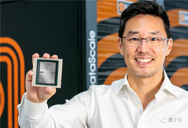 1.5T内存挑战英伟达！8枚芯片撑起3个GPT-4：华人AI芯片独角兽估值365亿