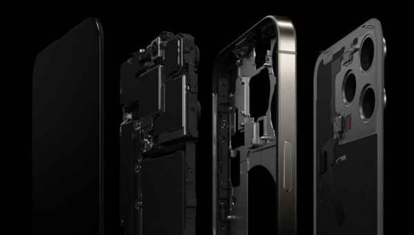 华为Mate60 Pro+/iPhone 15 Pro Max对比 谁更超大杯?