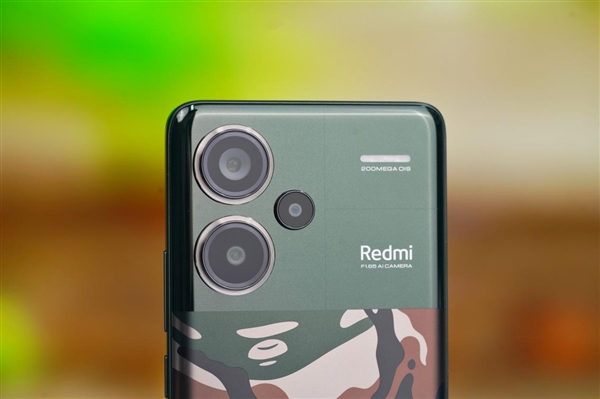 专属淡金色星耀双眸！Redmi Note 13 Pro+AAPE潮流限定图赏