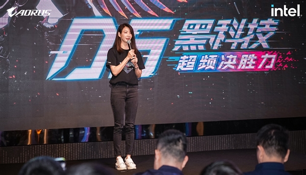 DDR5-11200距世界纪录只差54MHz！大神HiCookie秀技嘉主板彪悍超频