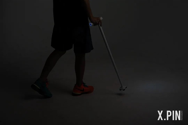 只要300多元 还接入鸿蒙的智能拐杖:用起来咋样?