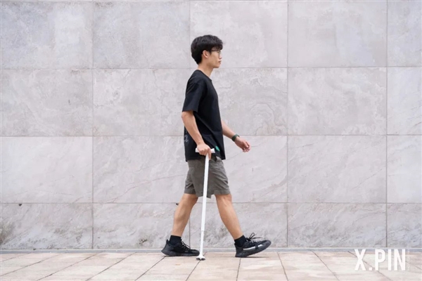 只要300多元 还接入鸿蒙的智能拐杖:用起来咋样?