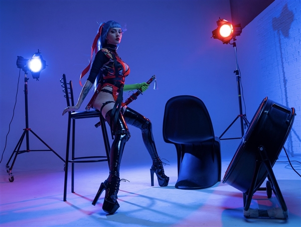 《赛博朋克2077》销量创纪录 游戏改编电影筹备中