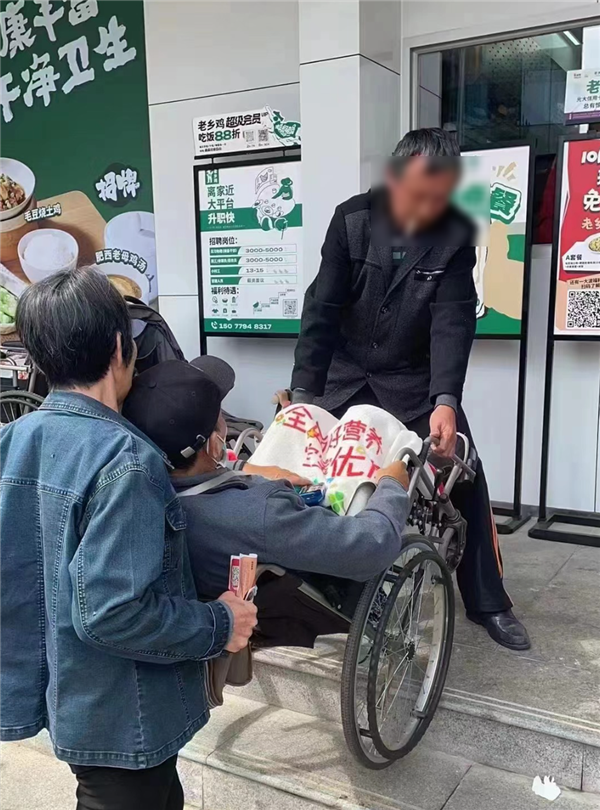 请全国人民免费吃饭 老乡鸡还真不把老乡当外人