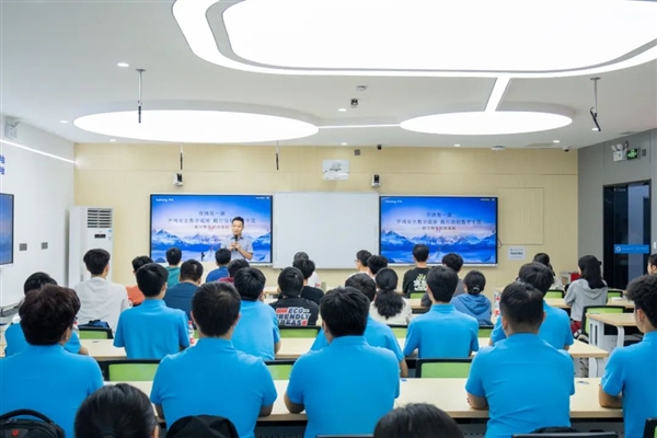 国内首创专攻鸿蒙！深圳信息职业技术学院“开源鸿蒙班”开班