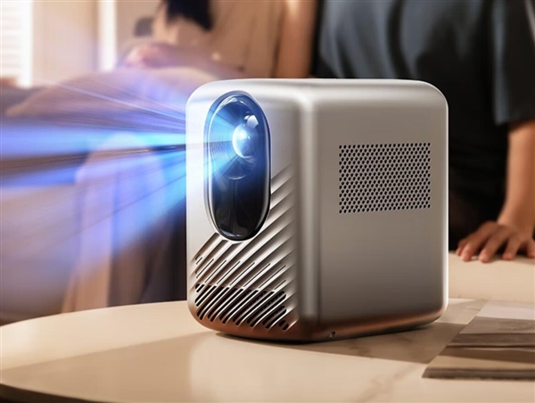 地板价格！难怪4K投影机会集体大跌：原因揭开