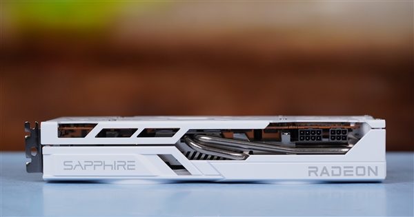 唯一12GB甜点卡！蓝宝石AMD RX 6750 GRE 12GB极地版图赏