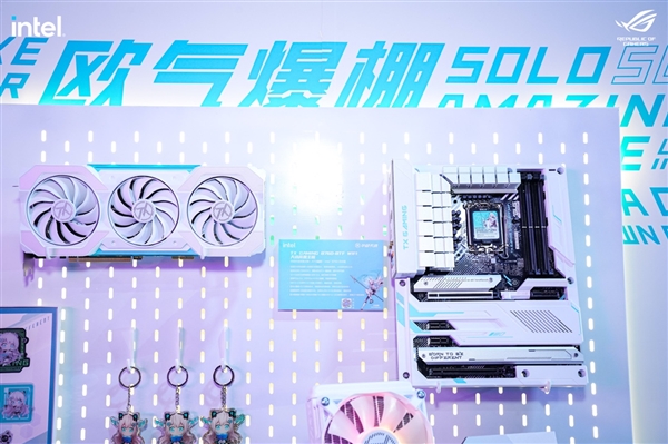 ROG Z790 APEX ENCORE板皇首秀：14代酷睿创纪录超频9044MHz！内存高达11614MHz