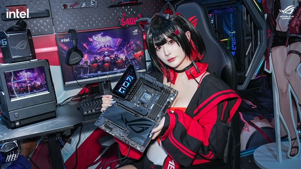 ROG Z790 APEX ENCORE板皇首秀：14代酷睿创纪录超频9044MHz！内存高达11614MHz