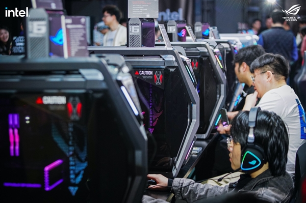 ROG Z790 APEX ENCORE板皇首秀：14代酷睿创纪录超频9044MHz！内存高达11614MHz