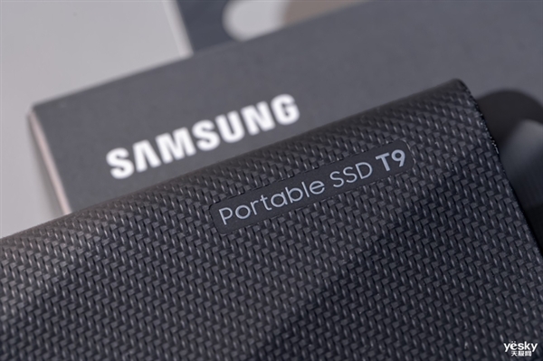 移动硬盘教科书！三星移动固态硬盘T9上手