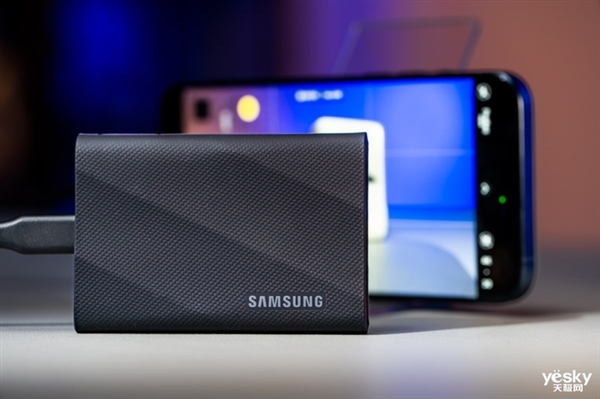 移动硬盘教科书！三星移动固态硬盘T9上手