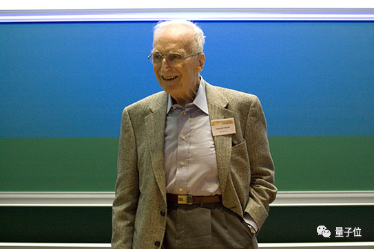 百岁数学巨星陨落!丘成桐视他为师:90岁高龄依旧笔耕不倦