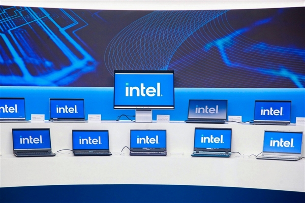 运行130亿参数的大语言模型！你只需要一台轻薄的AI PC