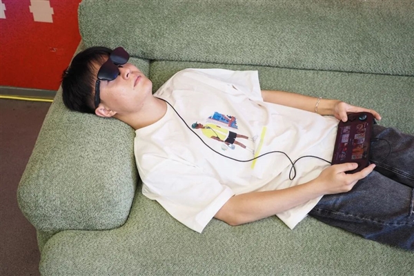 iPhone15支持Type-C接口后 这款眼镜成了大赢家