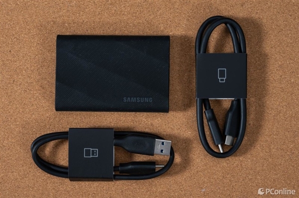 2000MB/s读写傲视群雄!三星移动固态硬盘T9上手