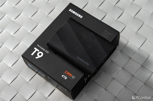 2000MB/s读写傲视群雄!三星移动固态硬盘T9上手