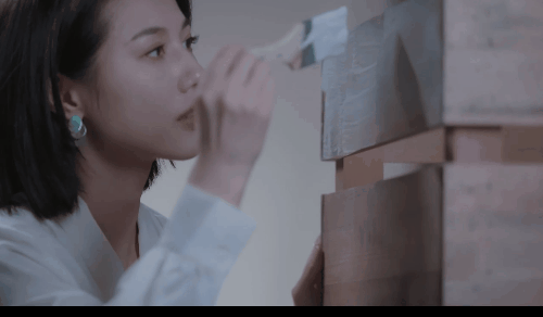 玩这个被美女包围的游戏:我骗了哥们儿 也骗了自己