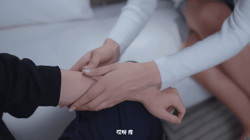 玩这个被美女包围的游戏:我骗了哥们儿 也骗了自己